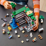 LEGO Minecraft The First Adventure 21169 Minecraft, nuevo 2021 (542 piezas)